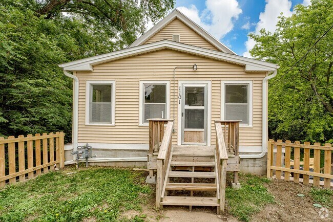 Building Photo - 1101 Bancroft St Unit 1101 Bancroft St  #1 Rental