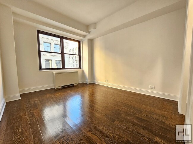 Photo - 5 AVENUE Unit 17E