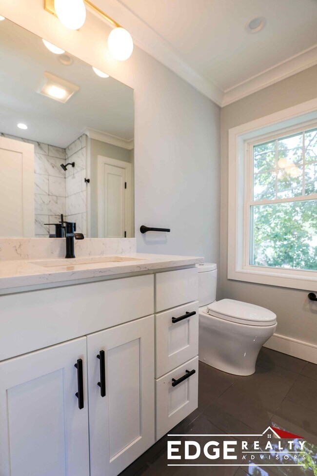 Photo - 13 Molloy St Unit 1