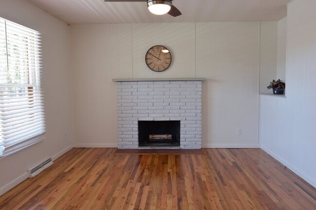 Photo - 740 Golden Hill St