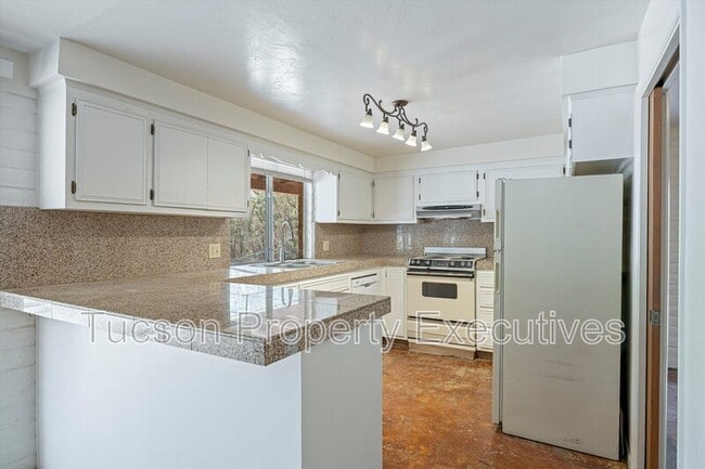 Photo - 3534 N Palmer Dr