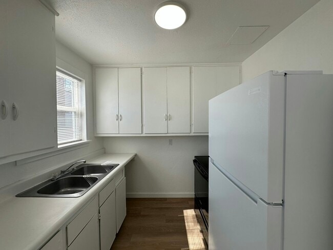216 Division Ave W Unit B
