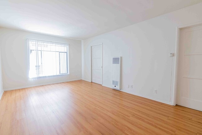 Photo - Gayley Manor Apartments