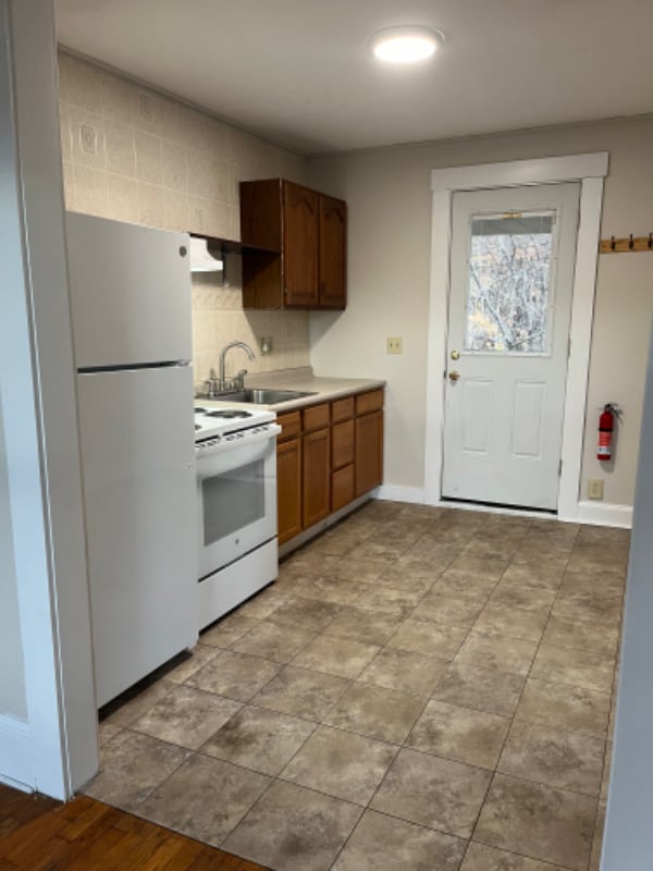 Photo - 21 Pleasant St Unit Apt 3