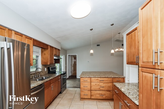 Photo - 551 Firestone St NE