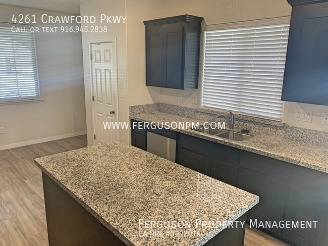 Photo - 4261 Crawford Pkwy