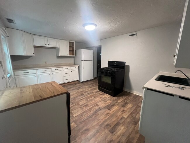 Photo - 10 Cayton St