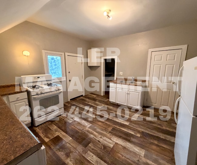 Building Photo - 1623 Maple St Unit #2