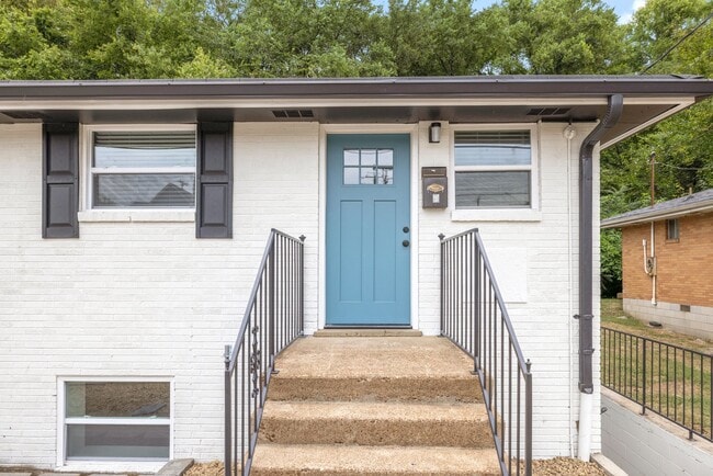Photo - 3320 Clifton Ave