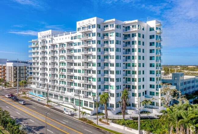 Vantage St. Pete