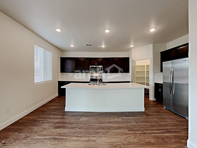 Photo - 703 Terrain Star Ave