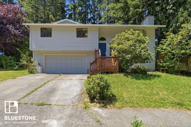 Building Photo - Sweet and spacious home in Beaverton with a garage and large fenced yard available now!