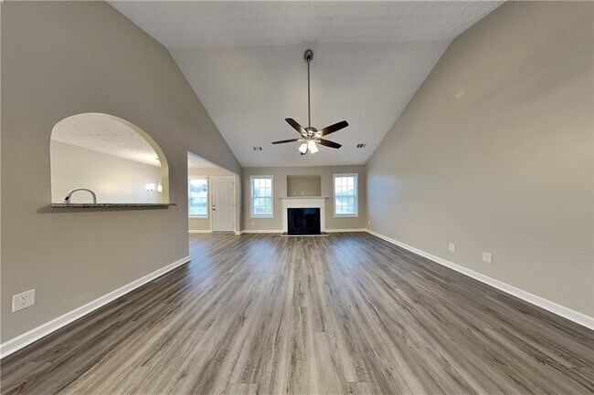 Photo - 903 Tucker Ln