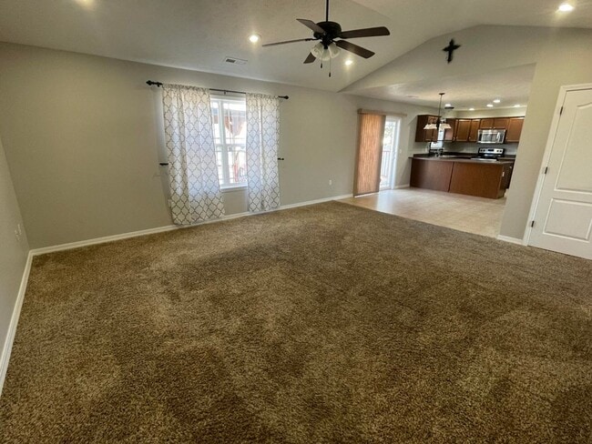 Photo - 133 Daless Ct