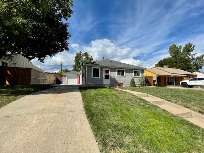 Photo - $0 DEPOSIT OPTION!  CHARMING 3BED/2BATH HARVEY PARK RANCH STYLE HOME!