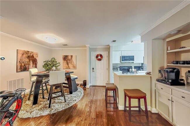 Photo - 3104 Pine Heights Dr NE