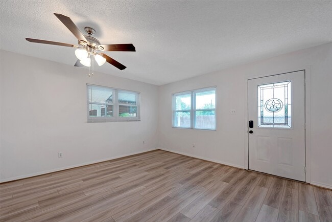 Building Photo - 910 Judiway St