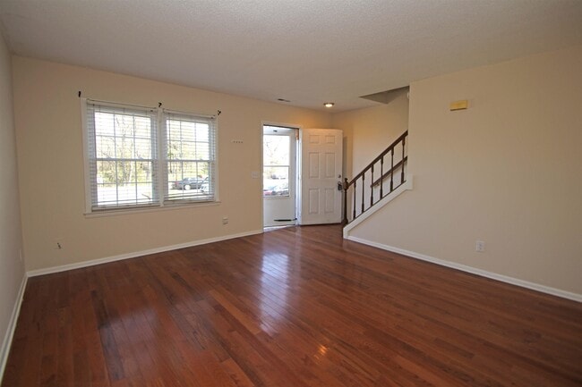 Photo - 1410 Country Club Ct