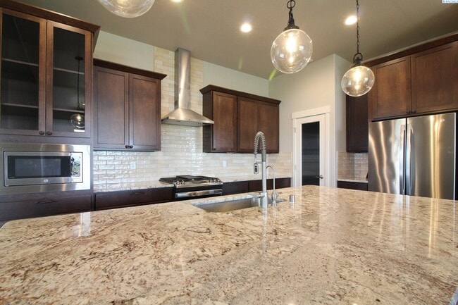 Photo - 4 Bed/2.5 Bath + an Office Home in Richland