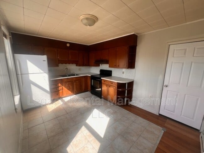 Photo - 4-6 Broad Street - 2B