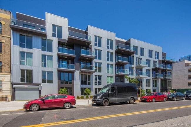 Building Photo - 14-33-33 31st Ave Unit 3F