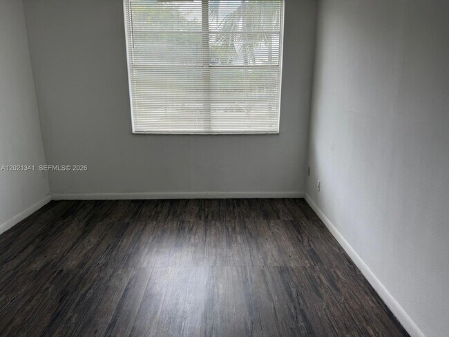 Photo - 492 NW 165th St