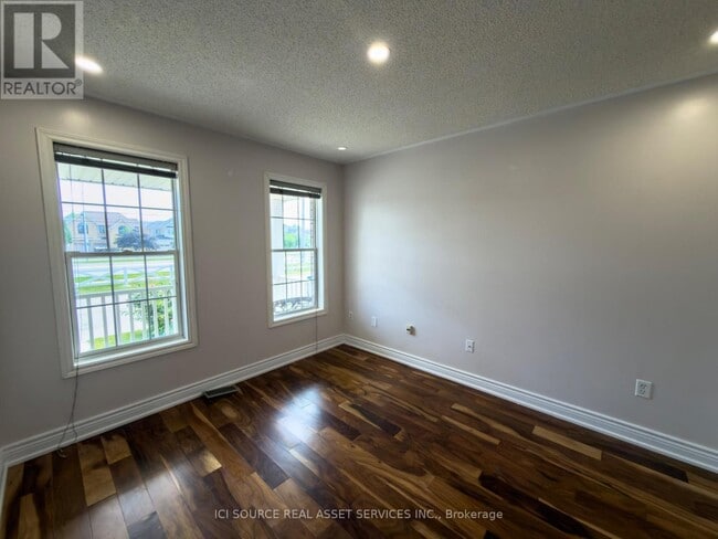 Photo - 1573 Evans Terrace
