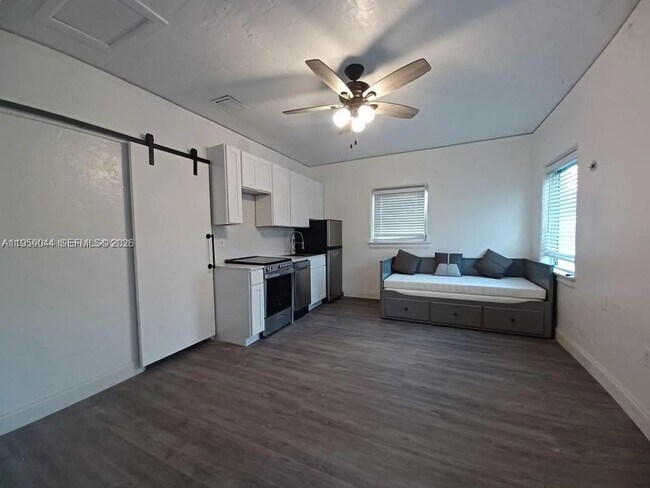 Photo - 2822 Pine Tree Dr Unit 4A