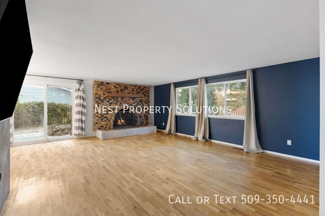 Photo - 603 N Crestview Dr