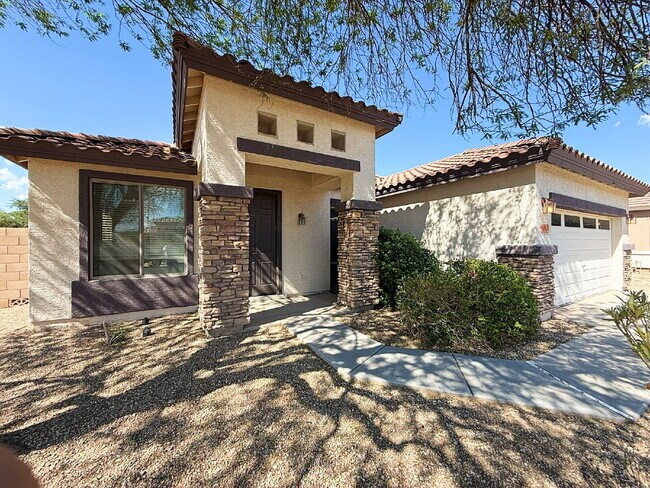 Photo - Large Open-Concept Home with Den/Office, F...