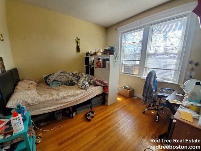 Photo - 153 Strathmore Rd Unit 11