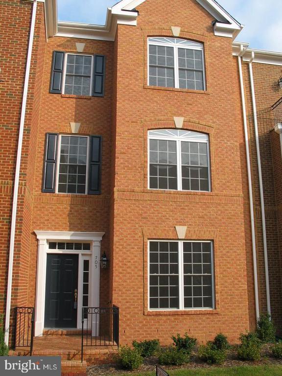 Building Photo - 705 Vestal St