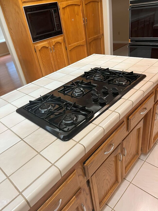 Photo - Beautiful 4 Bedroom 2 Bath Home with Pool.