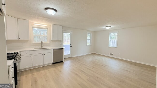 Photo - 105 Woodbine Dr