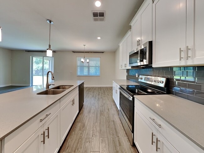 Photo - 472 Brunswick Dr