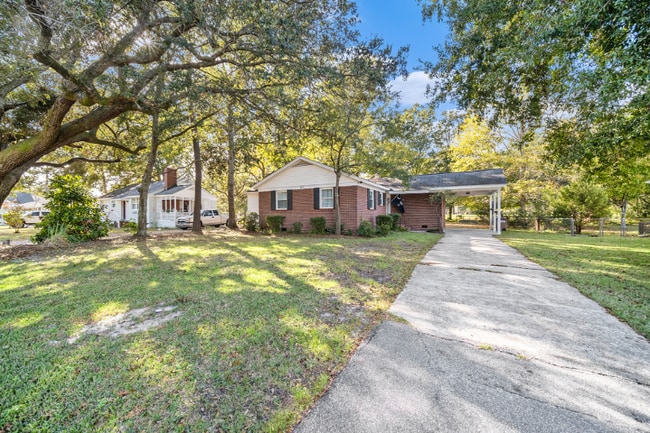 Photo - 427 Carol St