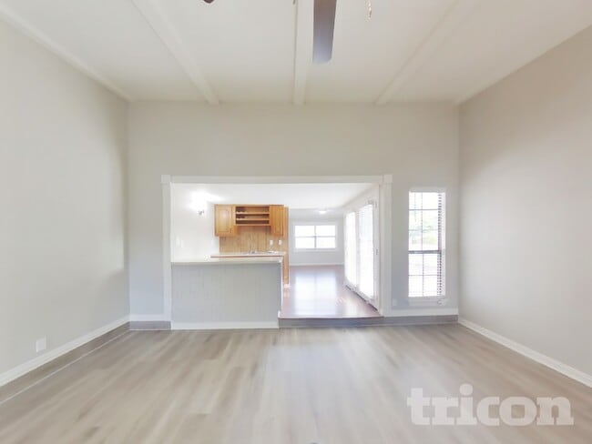 Photo - 414 Hemlock Dr