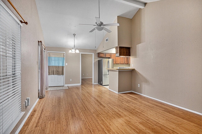 Photo - 510 Clarence St