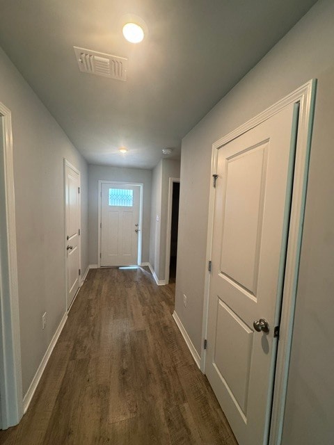 foyer - 649 Iona St