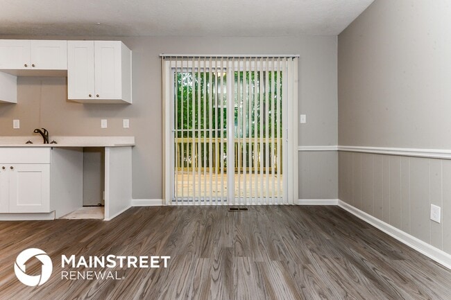 Photo - 2830 Botany Dr