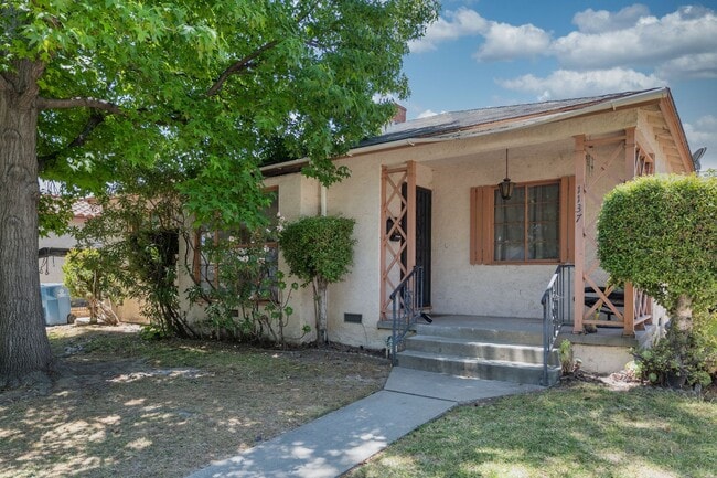 Beautiful 3 Bedroom/ 2 Bath Home $3,595/ Mo. - Beautiful 3 Bedroom/ 2 Bath Home $3,595/ Mo.