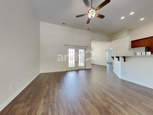 Photo - 177 Willow Point Circle