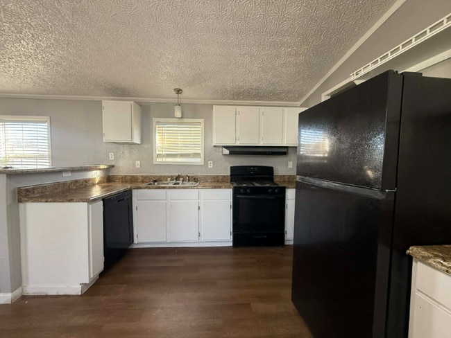 Building Photo - 1236 N Oaklane Rd