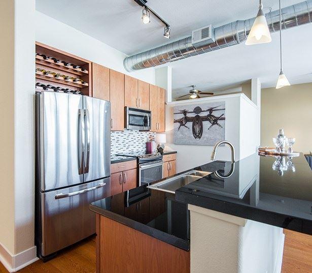 Building Photo - 1 bedroom in Dallas TX 75219 Unit # 53 Rental