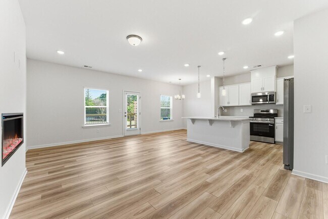 Photo - 22 Jacobs Farm Dr SE