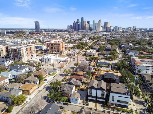 Photo - 1135 W Gray St Unit 4