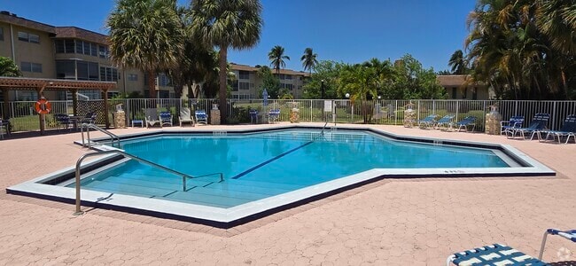 Building Photo - 5031 W Oakland Park Blvd Unit 105 Rental