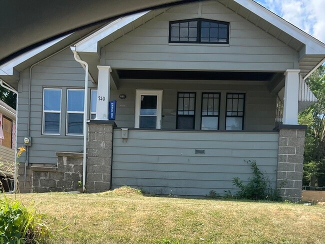 Building Photo - 210 W Richmond Ave