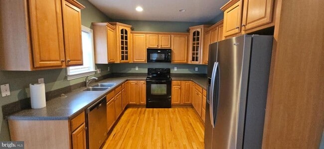 Photo - 110 Camaruge Ct