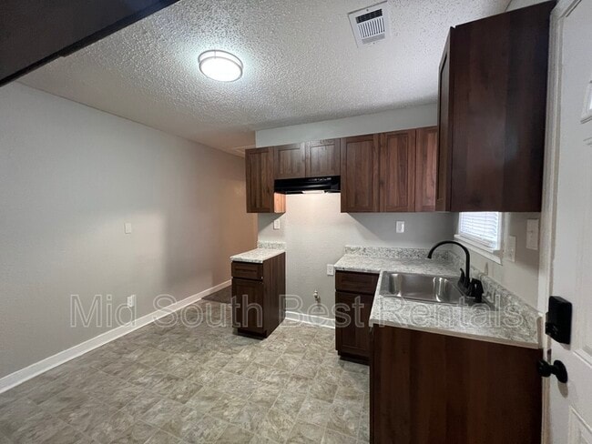 Photo - 1383 Gold Ave